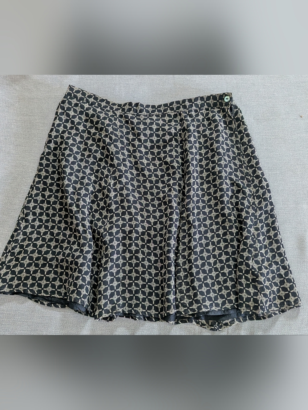 Sunny Leigh  Silk Geometric A-Line Knee Length Skirt Black Beige Size L